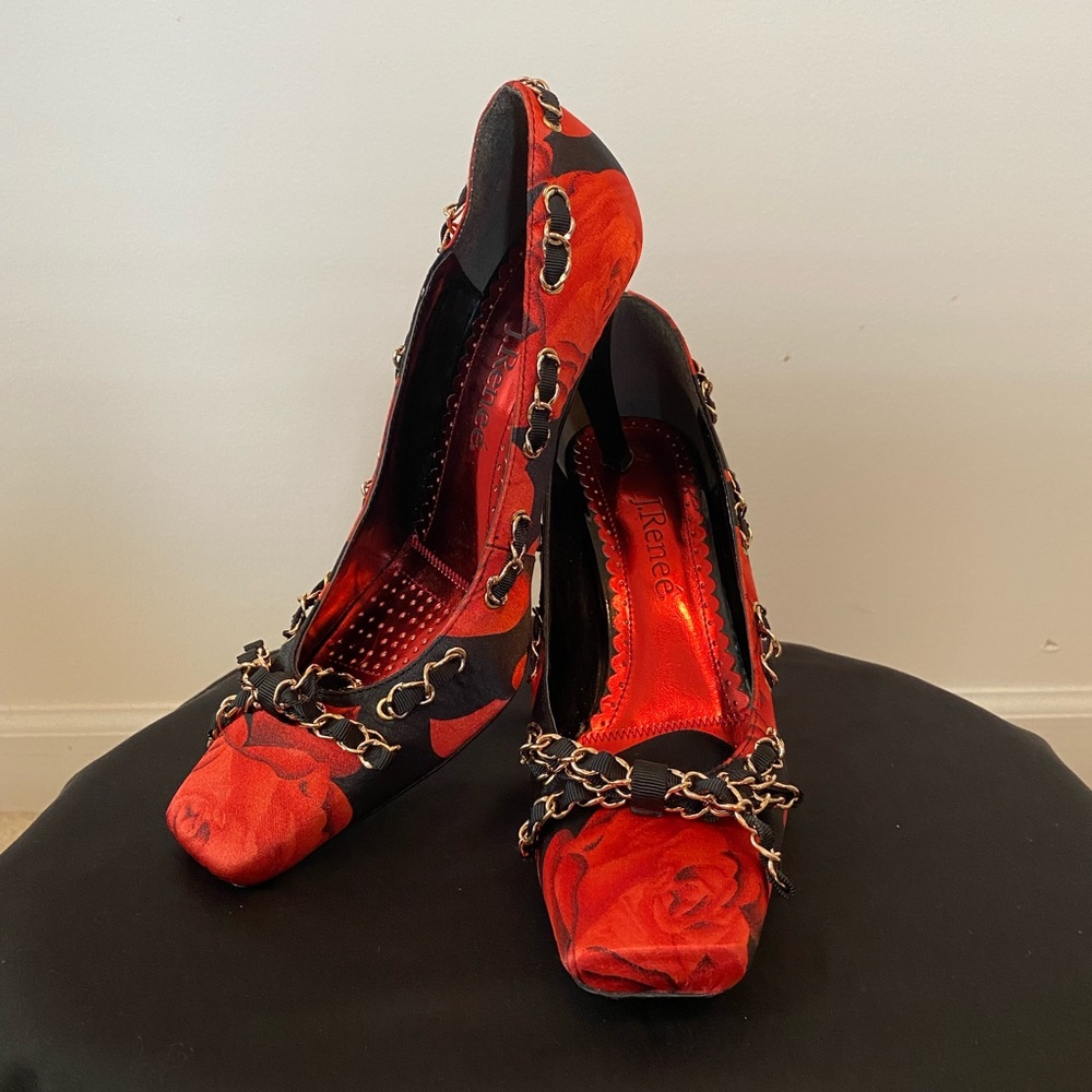 J.Renee Black and Red Rose Stilettos Size 8.5